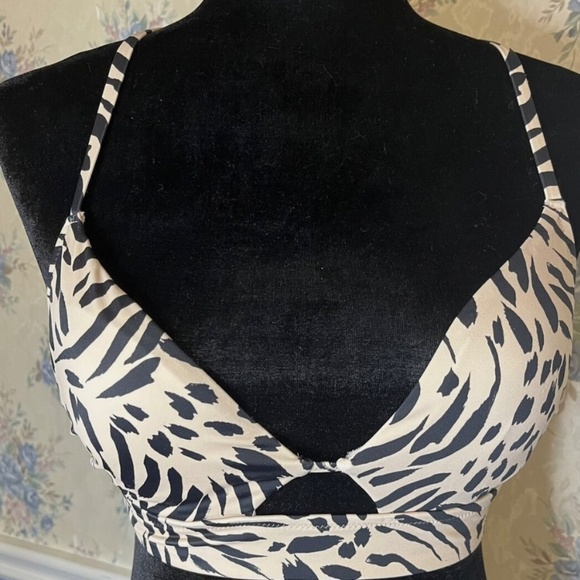 Shade & Shore Women's Longline Cut Out Beige Animal Print Bikini Top, Size 36C - Picture 2 of 3